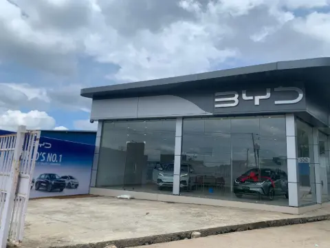 BYD Dang showroom photo 1