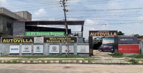 Crossways Autovilla showroom photo 1