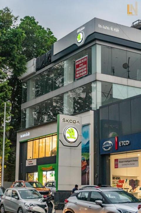 ŠKODA Service Centre showroom photo 1