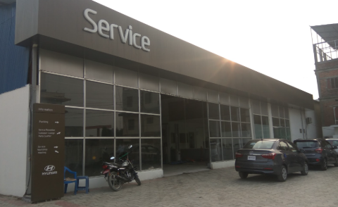 Royal Auto World Pvt. Ltd showroom photo 2
